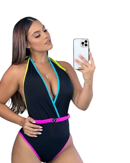 Vestido de baño entero negro y fucsia con cinturón